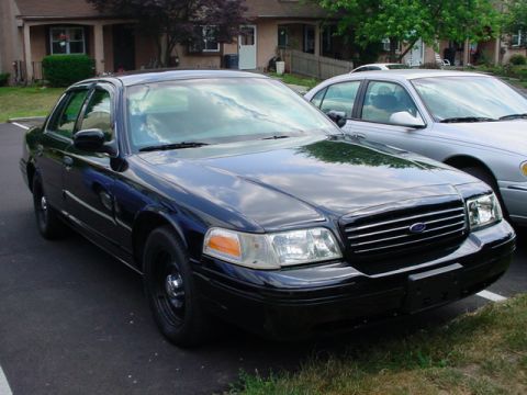 1999 Ford Crown Victoria photo