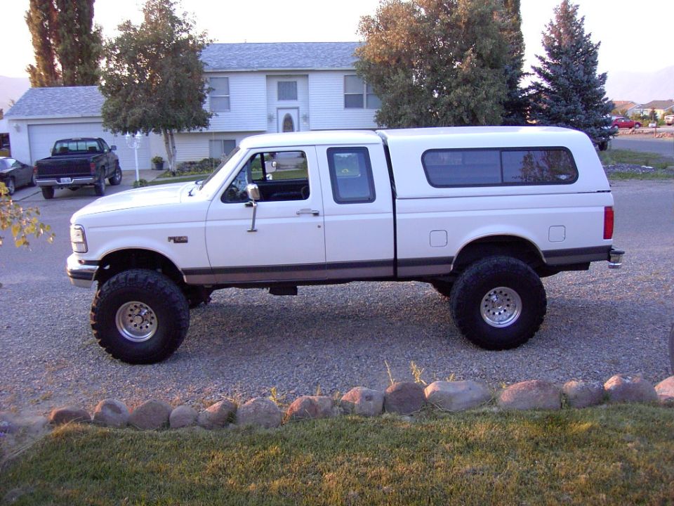 1992 Ford F-150 “MoMo”