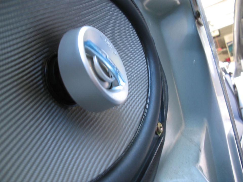 Car door speaker with carbon fiber cone and silver tweeter