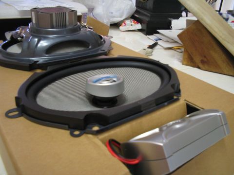 1993 Ford Probe - Car speakers and a crossover are shown, not a 1993 Ford Probe.