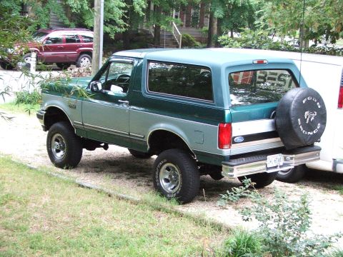 1996 Ford Bronco - rear after lift before the new tires