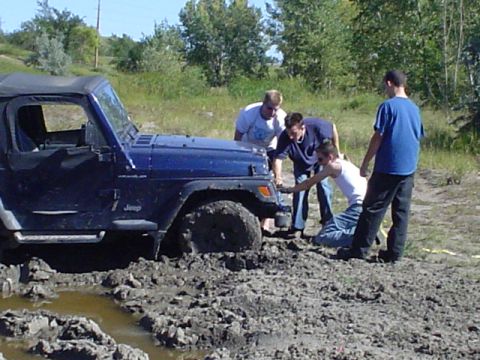 1981 Ford Bronco - where do we attach it to???? Somebody needs me to build them a bumper!!