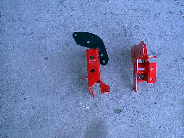 here is a side view. these have bracing thru the center and are heavey duty. The top black bar is a frame stiffener it bolts to the outside of the drivers mount and spreads the load over more of the frame.