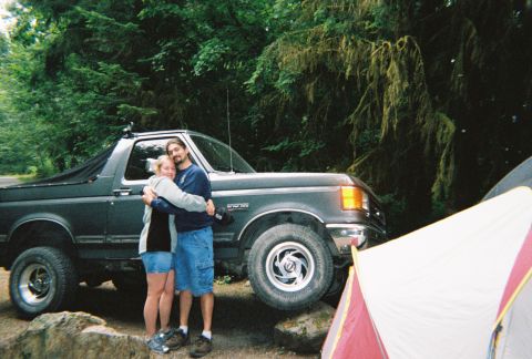1990 Ford Bronco - On a rock