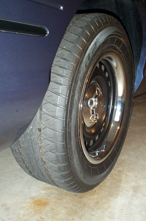 1998 Ford Crown Victoria - Is it that obvious that the Vic has not been driven in almost 2 months?