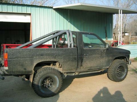 1991 Nissan Pathfinder - 2WD with 3" SL, 3" BL and 33x12.50x15 This is the begining