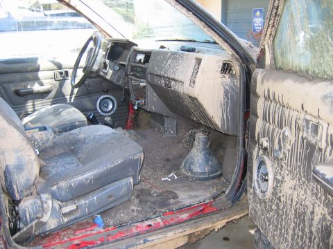 1991 Nissan Pathfinder - Tip: In Mud have your windows UP. :( :)