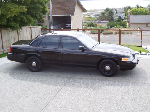 2003 Ford Crown Victoria photo