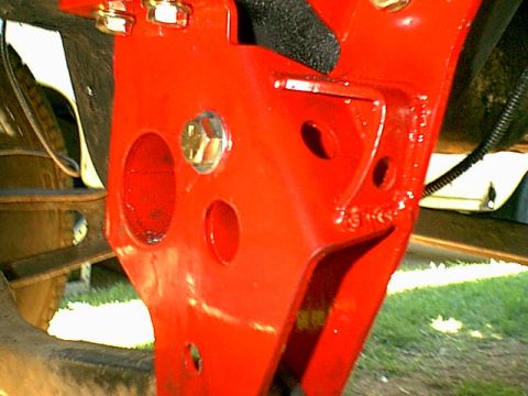 1983 Ford Bronco - extream close up of the pass side drop mount.