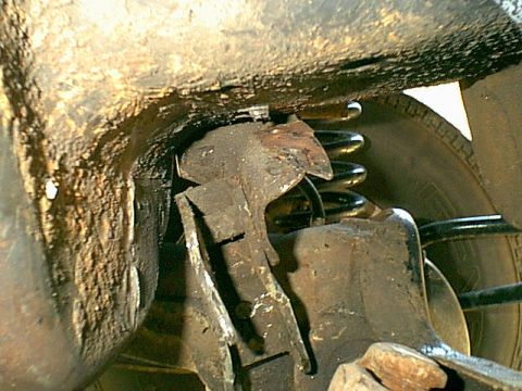 1983 Ford Bronco - it is fighting alot but it will loose. this is the 1/2 way point for the mount coming out.