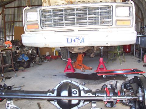 1981 Ford F-150 - Getting ready to bolt in.