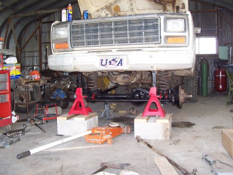 1981 Ford F-150 - She's hanging!