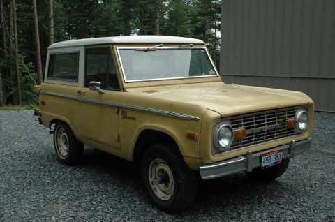 1972 Ford Bronco - This 1972 Ford Bronco is a classic SUV with a two-tone paint scheme.