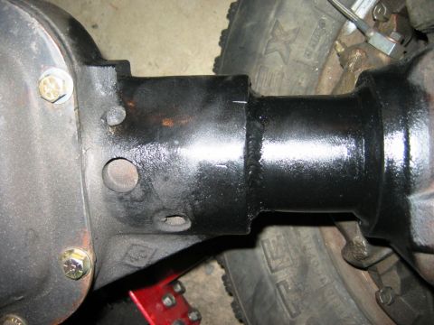 1985 Ford Bronco - rounded off the driver side perch mount and welded the tubes to the diff.
