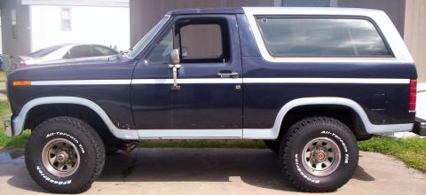 1986 Ford Bronco - Left Side View