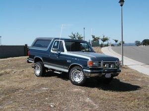 1989 Ford Bronco - This Ford Bronco appears to be from the late 1980s, likely a 1987 model.