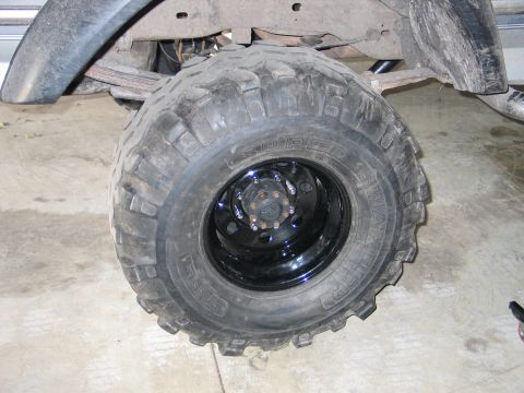 1992 Ford Bronco - big hubs, and new wheels