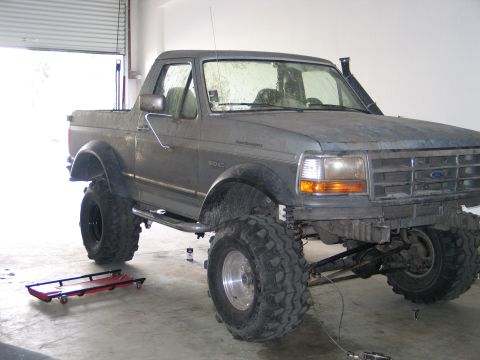 1992 Ford Bronco - slightly taller in the rear