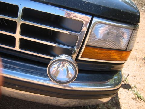 1995 Ford Bronco - that's one of those procomp stainless lights