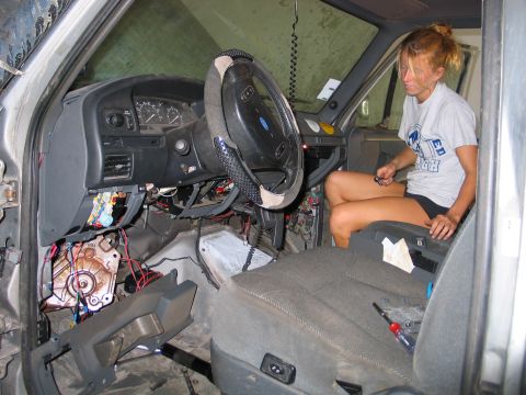 1992 Ford Bronco - NOTE: don't bother tracing the larger wire bundle. it runs way behind the cluster and is directly wired through. cut it and use manual door…