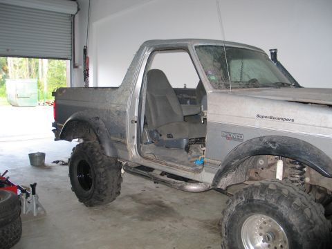 1992 Ford Bronco - pass. door off