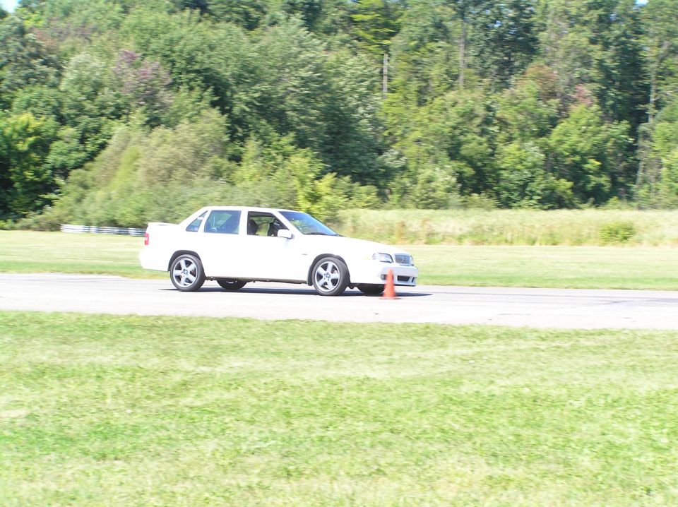 sweet volvo coming into 2nd slalom