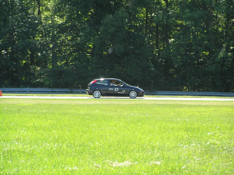 dave coming out of 1st slalom into the hairpin