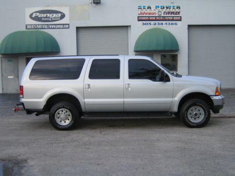2000 Ford Excursion - 09/07/2005 I stripped her down of all logos and emblems during Labor day weekend. Here she is post stripping.