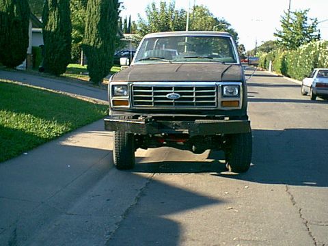 1983 Ford Bronco - No more "Pigen Toe" it rides alot better. i still got to replace a tie rod and ball joint.