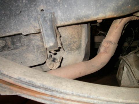 1990 Ford Bronco - Tore this exhaust shock mount in half at Superlift.