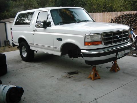1978 Ford Bronco - This white Ford Bronco appears to be from the 1992-1996 generation, not a 1978 model.