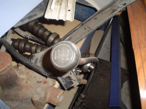 1981 Ford Bronco - shifter knob on an SROD