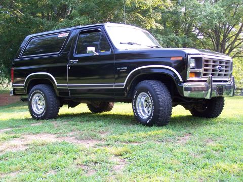 1983 Ford Bronco - polished wheels