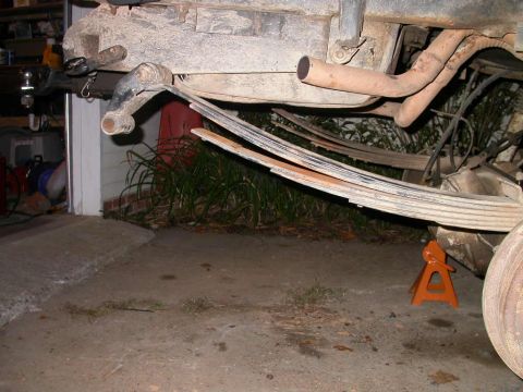 1990 Ford Bronco - Got to remove the add-a-leaf