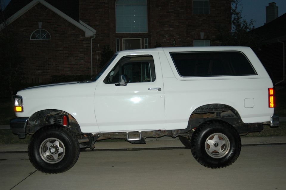 1992 Ford Bronco “LOLA”
