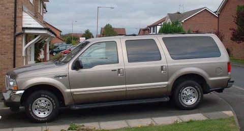 2000 Ford Excursion photo