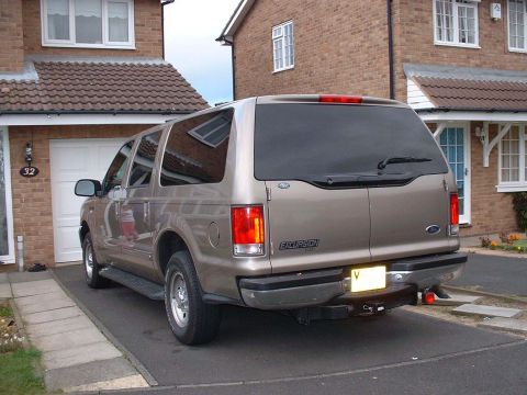 2000 Ford Excursion photo