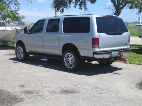 2000 Ford Excursion photo