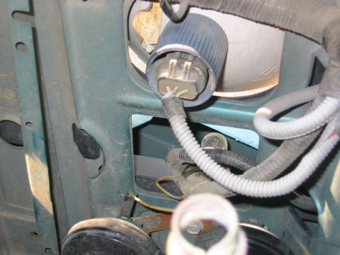 1996 Ford Bronco - then the turnsignal, trim and side light slide out, remember to disconnect the lights