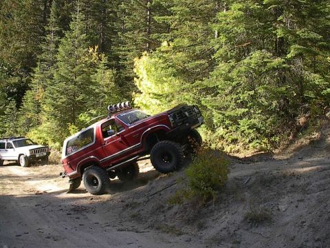 1986 Ford Bronco — Putting the Ground Hawgs to work.