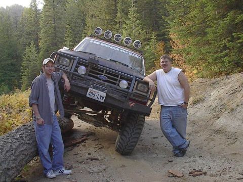 1986 Ford Bronco — I LOOK taller than Eric at least at this angle.