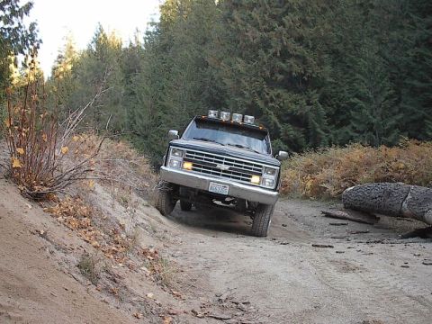 1986 Ford Bronco — Eric's version of articulation.