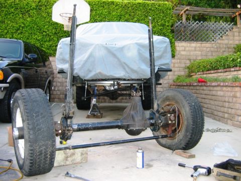 1985 Ford Bronco - radius arms mounted but still need some 1/2" spacers