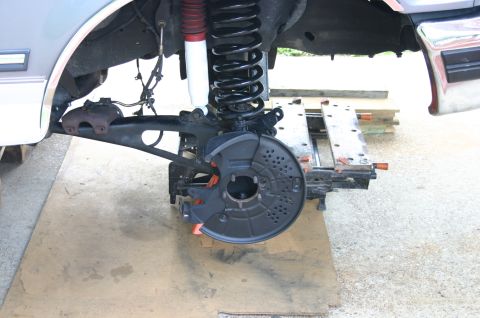 1994 Ford Bronco - going back together new ball joints in and knuckles bolted back on,