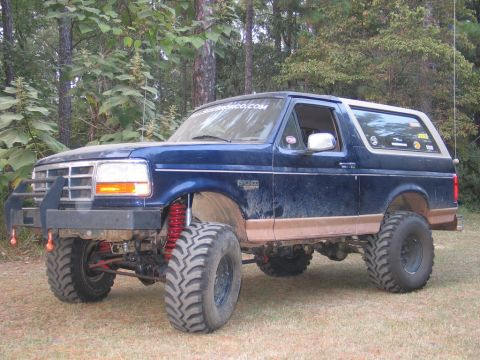 1995 Ford Bronco - This lifted 1995 Ford Bronco is ready for off-road adventures.