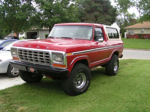 1978 Ford Bronco - Bronco #5. My Dilema. Use this body and scrap the Blue #3?