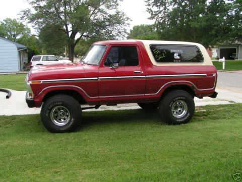 1978 Ford Bronco - Fender wells are rusted out...