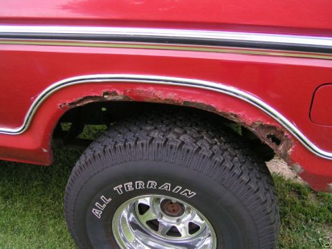 1978 Ford Bronco - Other fender well is just as rusty. I still dunno which body to keep...