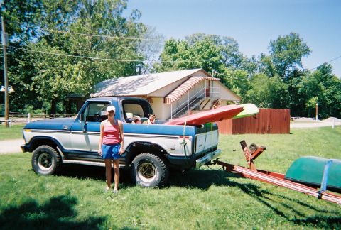 1978 Ford Bronco - This is Bronco #2. I got it in Chicago. Did a little work on it and sold it for $800 Profit. Got alot of good education on this one.