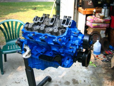1989 Ford Bronco II - installing heads...